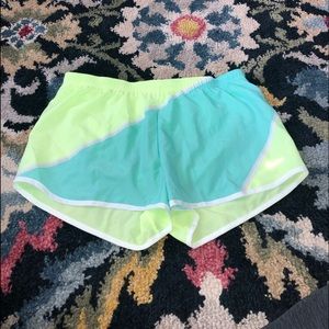 NWOT NIKE RUNNING SHORTS SIZE M
